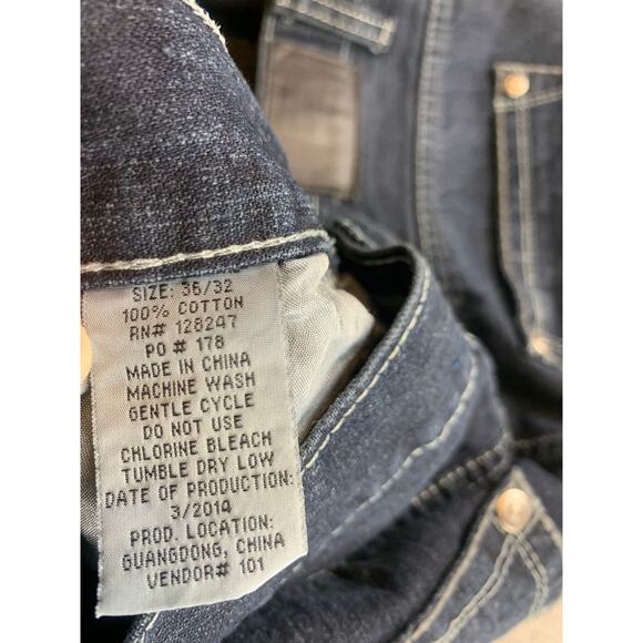 Loose Thread Men's 36x32 Dark Blue Jeans. - Picture 6 of 11